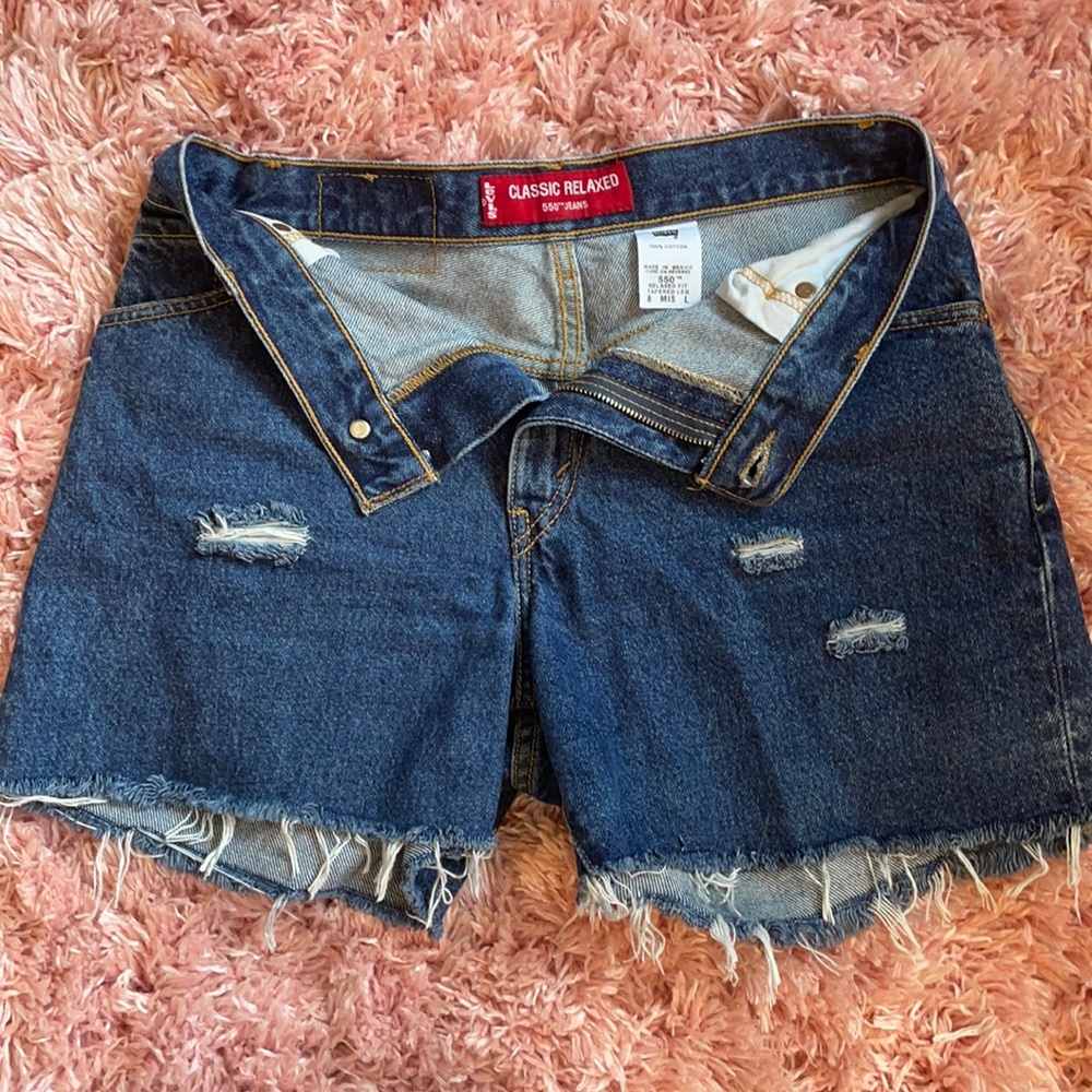 Levi’s 550 High-rise mid-length denim shorts!!!